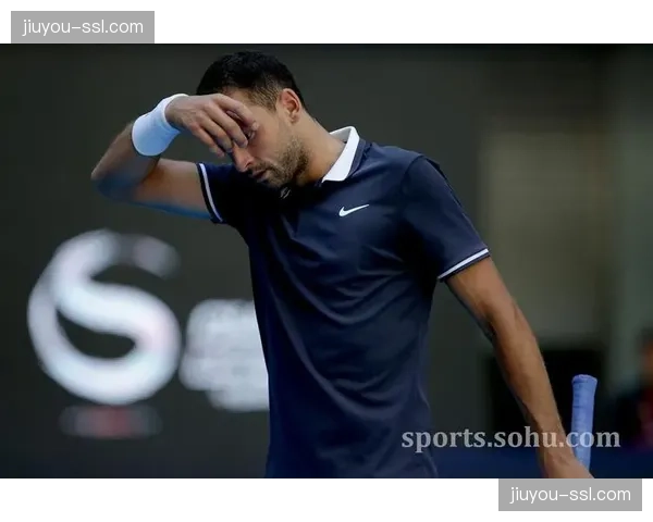 实时：莱万多夫斯基点射破门，波兰1-1暂平英格兰